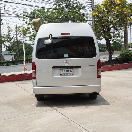Toyota Commuter 2019 3.0 Van ดีเซล ไม่ติดแก๊ส เกียร์ธรรมดา บรอนซ์เงิน รูปที่ 3