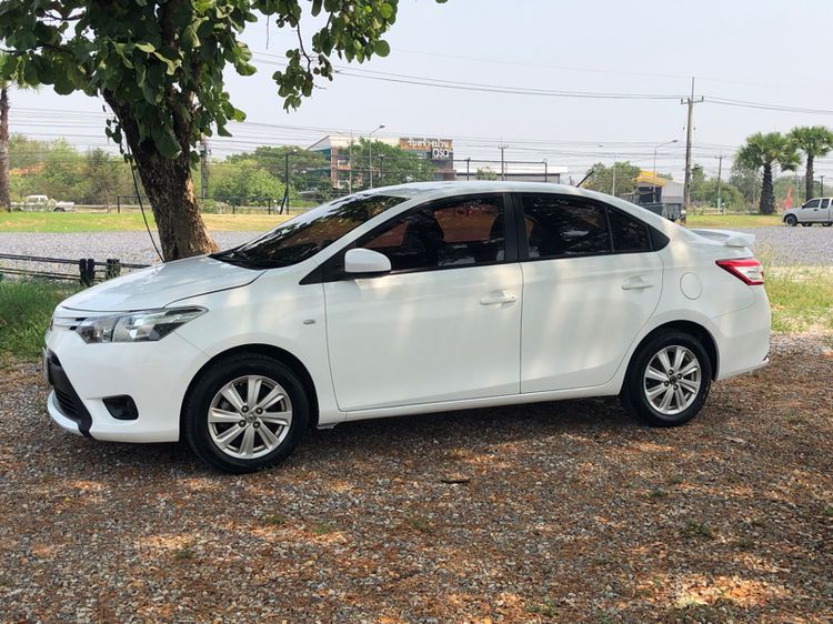 Toyota Vios 2013 1.5 E Sedan เบนซิน ไม่ติดแก๊ส เกียร์อัตโนมัติ ขาว รูปที่ 4