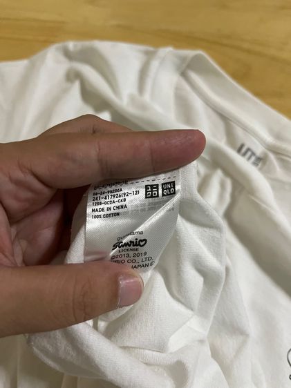 เสื้อยืดสีขาว แบรนด์ Uniqlo x Sanrio Size L รูปที่ 3