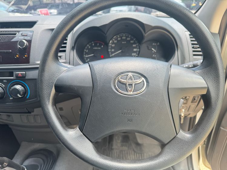 Toyota Hilux Vigo Champ 2015 Double Cab 2.5 J Pickup ดีเซล ไม่ติดแก๊ส เกียร์ธรรมดา ขาว รูปที่ 3