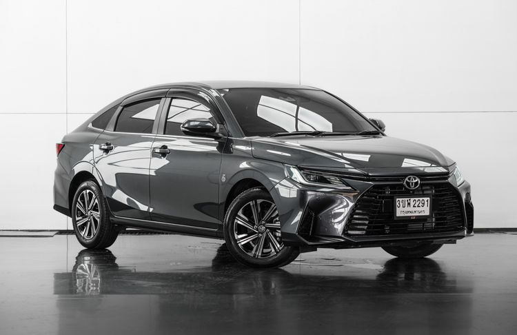 Toyota Yaris ATIV 2022 1.2 Premium Sedan เบนซิน ไม่ติดแก๊ส เกียร์อัตโนมัติ เทา รูปที่ 2