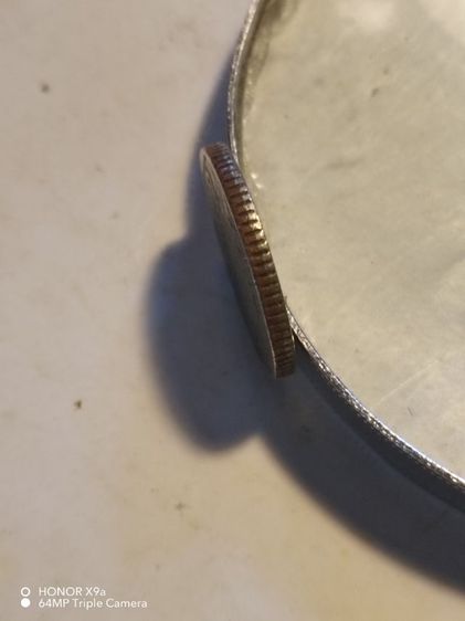 เหรียญ​ห้า​บาท​รัชกาล​ที่​๙​ปี​2532ผ่าน​การ​ใช้​ รูปที่ 4