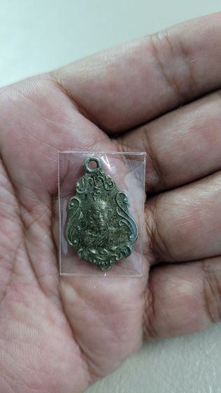 เหรียญพระครูพิพิธวิริยากร (หลวงพ่อนก ) วัดนาคราช (วัดสังกะสี ) พ.ศ.2511 เนื้ออัลปาก้า ขนาด 1.7 x 2.7 ซ.ม.
สภาพสวยเดิมๆผิวหิ้งแห้ง รูปที่ 1
