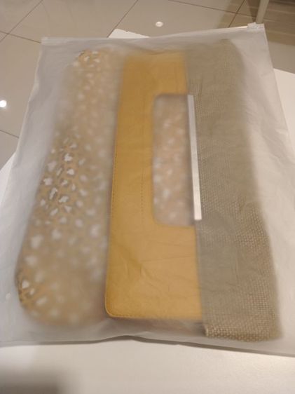 กระเป๋าสะพาย แบรนด์ Elle สีโทนน้ำตาล เหลืองมัสตาร์ดและส่วนที่เป็นลายๆ ถือได้2แบบๆพับสะพาย15×10นิ้ว สองถือมีกระดุมแม่เหล็กปิดเปิด 15×16.5นิ้ว รูปที่ 17