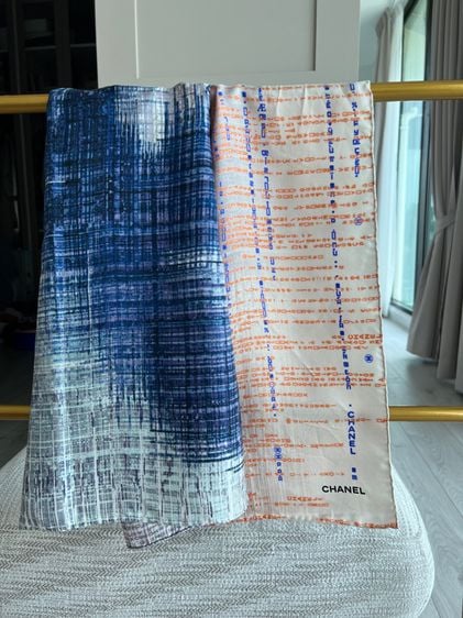 Chanel scarf แท้💯 ผ้าพันคอ Chanel silk100 เปอร์เซ็นต์ รูปที่ 4