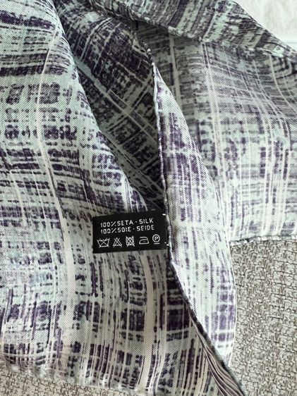 Chanel scarf แท้💯 ผ้าพันคอ Chanel silk100 เปอร์เซ็นต์ รูปที่ 9