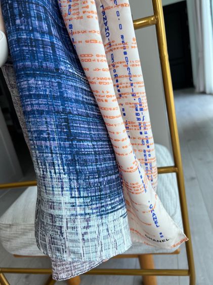 Chanel scarf แท้💯 ผ้าพันคอ Chanel silk100 เปอร์เซ็นต์ รูปที่ 6