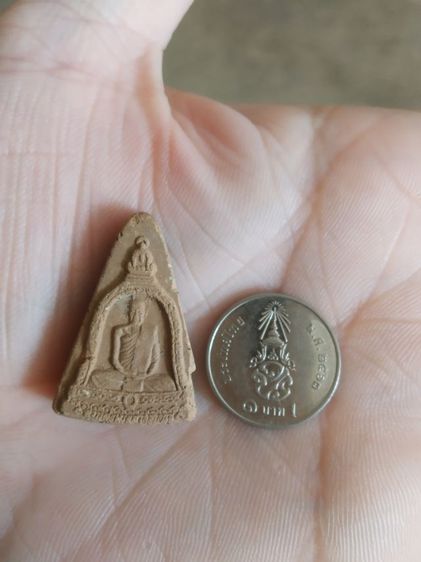 พระเนื้อดินเผา(พระรูปเหมือนพระหลวงพ่อพรหม(วัดช่องแค)(รูปทรงระฆัง)(จังหวัดนครสวรรค์)(หลังยันต์มะอะอุ)(พระชำรุด))พระบ้านพระเครื่องรางของมงคล รูปที่ 7