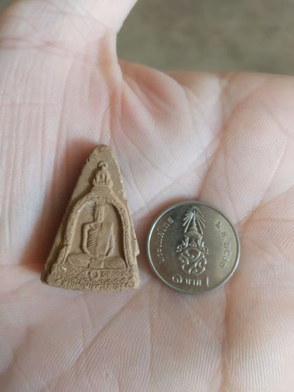 พระเนื้อดินเผา(พระรูปเหมือนพระหลวงพ่อพรหม(วัดช่องแค)(รูปทรงระฆัง)(จังหวัดนครสวรรค์)(หลังยันต์มะอะอุ)(พระชำรุด))พระบ้านพระเครื่องรางของมงคล รูปที่ 8