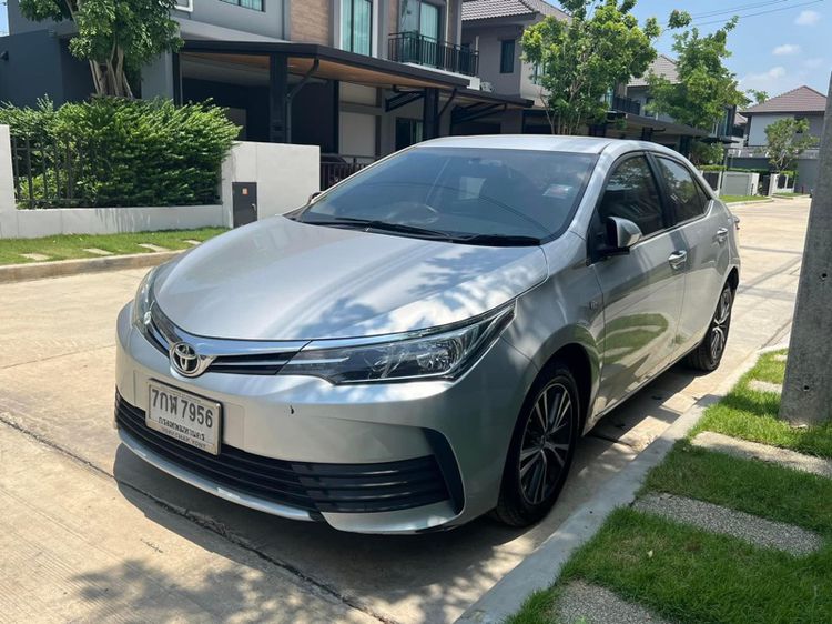 Toyota Altis 2018 1.8 E Sedan เบนซิน ไม่ติดแก๊ส เกียร์อัตโนมัติ บรอนซ์เงิน รูปที่ 2