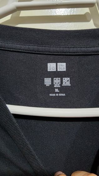 ขายเสื้อยืเแขนยาว Uniqlo สีดำ ไซต์ XL อก 44-45 นิ้ว รูปที่ 2