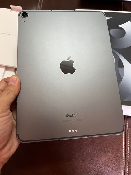 iPad Air5 Cellular ใส่ซิม สวย ใช้งานปกติ ไม่มีรอยบุบ อุปกรณ์ครบกล่อง เครื่องศูนย์ไทยเจ้าของขายเอง รูปที่ 3