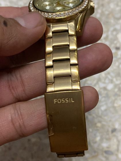 นาฬิกายี่ห้อ FOSSIL  ของแท้มือสอง สภาพสวย ทองสวย สายยาวสุด 15 เซนติเมตร  950฿ รูปที่ 4