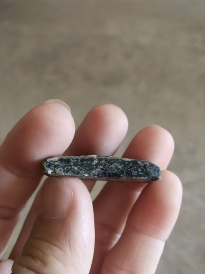 พระเนื้อผงผสมว่าน(พระพิมพ์พระสมเด็จหลังเรียบเนื้อออกสีดำปนขาว(080403)(ไม่ทราบพระเกจิที่สร้าง)(ไม่ทราบอายุ))พระบ้านพระเครื่องรางของมงคล รูปที่ 14