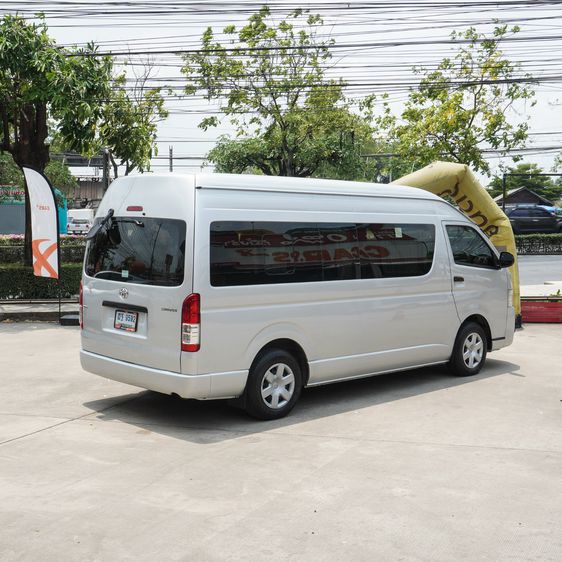 Toyota Commuter 2019 3.0 Van ดีเซล ไม่ติดแก๊ส เกียร์ธรรมดา บรอนซ์เงิน รูปที่ 4