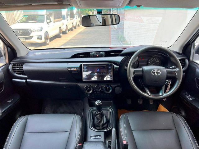 Toyota Hilux Revo 2017 2.4 J Plus Pickup ดีเซล เกียร์ธรรมดา ขาว รูปที่ 4