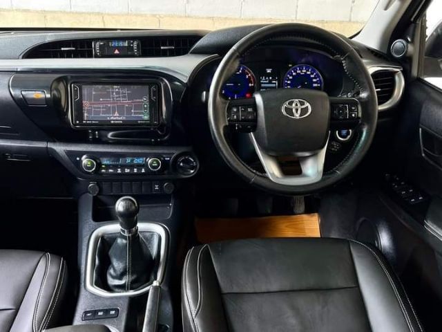 Toyota Hilux Revo 2019 2.8 G 4WD Pickup ดีเซล เกียร์ธรรมดา ขาว รูปที่ 3