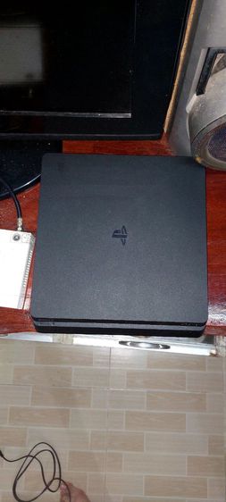 PS4 Slim รุ่น 500 GB สภาพสวยใช้งานน้อยมาก รูปที่ 2