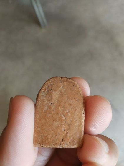 พระเนื้อดินเผา(พระพิมพ์พระซุ้มกอหลังเรียบเนื้อออกสีแดงส้ม(080471)(ไม่ทราบอายุและรุ่น)(ไม่ทราบพระเกจิที่สร้าง))พระบ้านพระเครื่องรางของมงคล รูปที่ 7