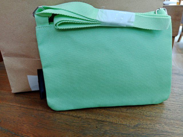 กระเป๋าสะพายสตาร์บัคส์ Fresh Green สินค้าใหม่ มือ1 ส่งฟรี รูปที่ 8