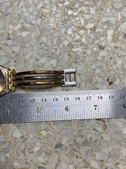 นาฬิกายี่ห้อ SWATCH  สวิสเมด แท้มือสอง กำไล สามสี เรือนบาง ข้อมือ 16 เซนติเมตร  1400฿ รูปที่ 5