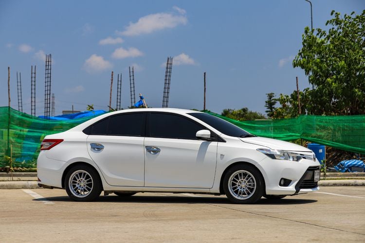 Toyota Vios 2015 1.5 J Sedan เบนซิน ไม่ติดแก๊ส เกียร์อัตโนมัติ ขาว รูปที่ 4