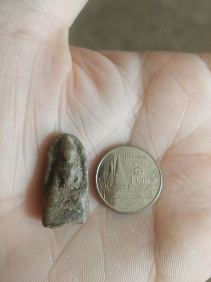 พระเนื้อดินพิมพ์เล็ก(พระพิมพ์พระรอดเนื้อสีน้ำตาลเข้มหลังเรียบ(ไม่ทราบพระเกจิที่สร้าง)(100401))พระบ้านพระเครื่องรางของมงคล รูปที่ 3