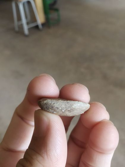 พระเนื้อดินผสมผงพิมพ์เล็ก(พระพิมพ์พระสมเด็จปิลันทน์หลังเรียบเนื้อออกสีเทาเล็กน้อย(ไม่ทราบอายุ)(ไม่ทราบพระเกจิที่สร้าง100406))พระเครื่องมงคล รูปที่ 13