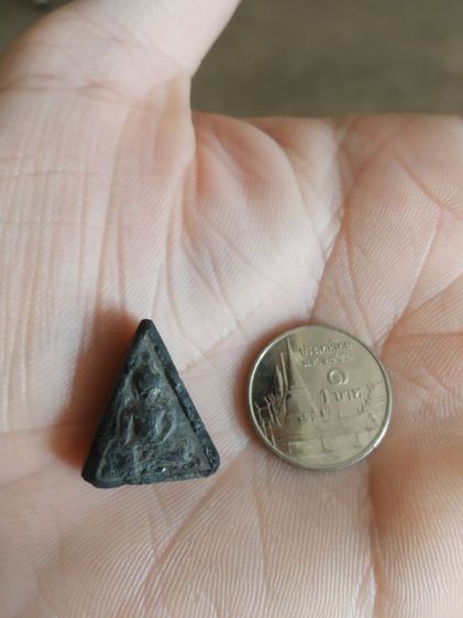 พระเนื้อว่านดำผสมผงพิมพ์เล็ก(พระพิมพ์พระนางพญาเนื้อดำหลังเรียบ(100407)(ไม่ทราบพระเกจิที่สร้าง))พระบ้านพระเครื่องรางของมงคล รูปที่ 5