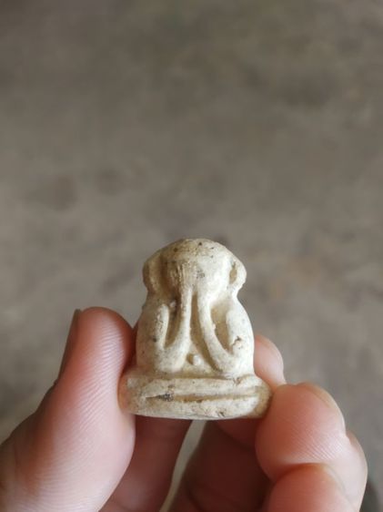 พระเนื้อว่านผสมผง(พระพิมพ์พระปิดตาหลังไม่ค่อยสวย(100411)(ไม่ทราบพระเกจิที่สร้าง)(ไม่ทราบอายุ)(เนื้อออกสีขาว))พระบ้านพระเครื่องรางของมงคล รูปที่ 3