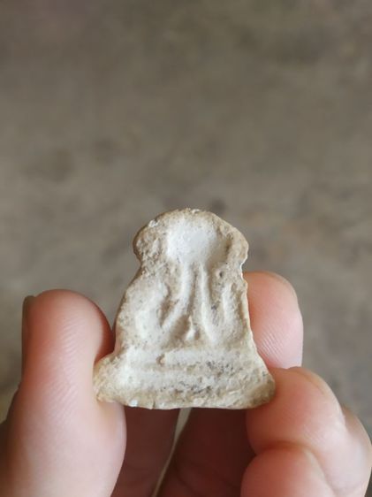 พระเนื้อว่านผสมผง(พระพิมพ์พระปิดตาหลังไม่ค่อยสวย(100411)(ไม่ทราบพระเกจิที่สร้าง)(ไม่ทราบอายุ)(เนื้อออกสีขาว))พระบ้านพระเครื่องรางของมงคล รูปที่ 11