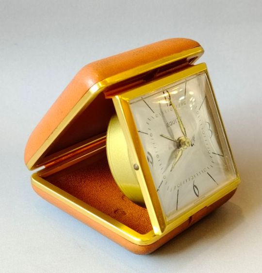 นาฬิกาปลุกพกพาแบบไขลาน EQUITY Vintage alarm clock , ปี 1970's Made In Hong Kong รูปที่ 2