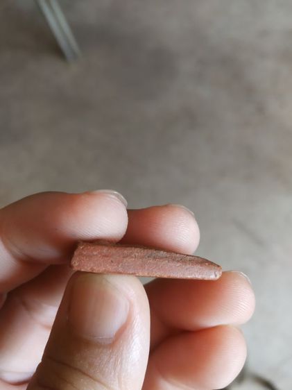 พระเนื้อดินผสมผงพิมพ์เล็ก(พระพิมพ์พระนางพญาเกศสูงหลังเรียบ(เนื้อออกสีน้ำตาลเข้ม)(100412)(ไม่ทราบพระเกจิที่สร้าง))พระเครื่องรางของมงคล รูปที่ 15