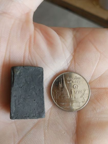 พระเนื้อว่านดำผสมผง(พระพิมพ์พระสมเด็จพิมพ์เล็กหลังเรียบ(สภาพไม่สวย)(100413)(ไม่ทราบพระเกจิที่สร้าง))พระบ้านพระเครื่องรางของมงคล รูปที่ 9