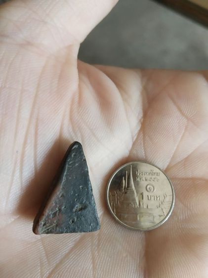 พระเนื้อดินผสมผงใบลานพิมพ์เล็ก(พระพิมพ์พระนางพญาเนื้อออกสีดำหลังเรียบ(ไม่ค่อยสวย)(100414)(ไม่ทราบพระเกจิที่สร้าง))พระเครื่องรางของมงคล รูปที่ 12