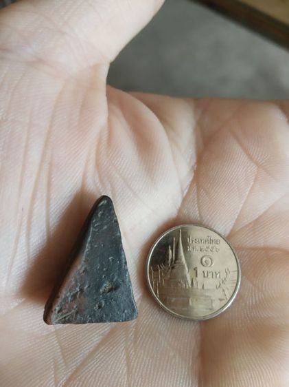 พระเนื้อดินผสมผงใบลานพิมพ์เล็ก(พระพิมพ์พระนางพญาเนื้อออกสีดำหลังเรียบ(ไม่ค่อยสวย)(100414)(ไม่ทราบพระเกจิที่สร้าง))พระเครื่องรางของมงคล รูปที่ 9