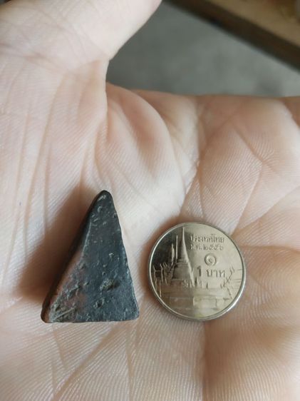 พระเนื้อดินผสมผงใบลานพิมพ์เล็ก(พระพิมพ์พระนางพญาเนื้อออกสีดำหลังเรียบ(ไม่ค่อยสวย)(100414)(ไม่ทราบพระเกจิที่สร้าง))พระเครื่องรางของมงคล รูปที่ 8