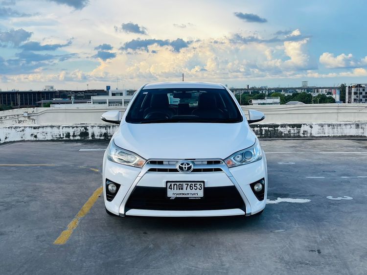 Toyota Yaris 2015 1.2 G Sedan เบนซิน ไม่ติดแก๊ส เกียร์อัตโนมัติ ขาว รูปที่ 2