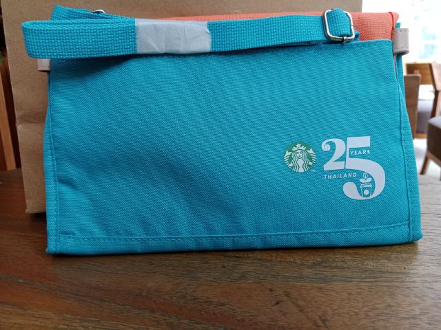 กระเป๋าสะพายข้างสตาร์บัคส์ Folded Crossbody Bag -Summer สินค้าใหม่ มือ1 ส่งฟรี รูปที่ 4