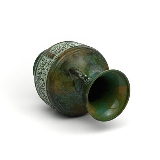 ”Vintage Bronze Vase“ แจกันเก่าเนื้อโลหะ สลักลวยลายสีสันไล่เฉดสวยตามกาลเวลา รูปที่ 4