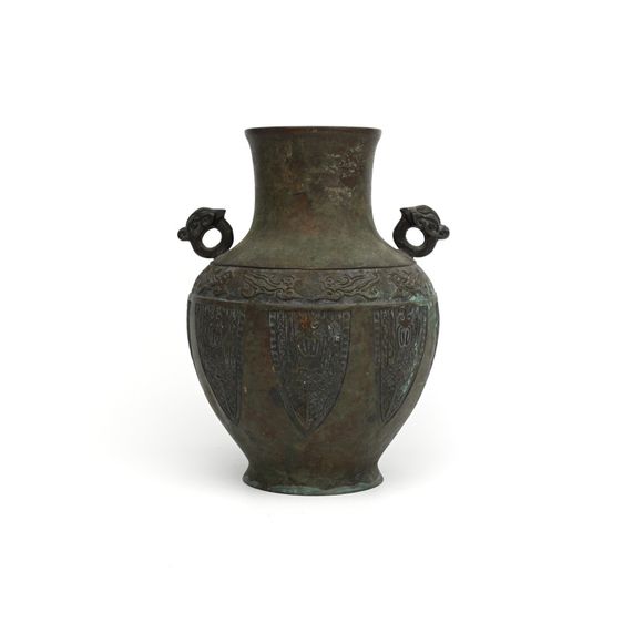 ”Vintage Bronze Vase“ แจกันเนื้อโลหะสลักลายจีนเก่า ตอกตราใต้ฐาน  รูปที่ 6