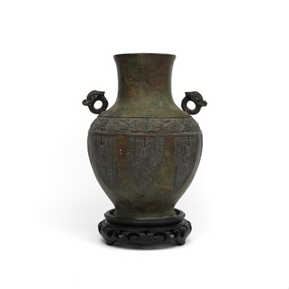 ”Vintage Bronze Vase“ แจกันเนื้อโลหะสลักลายจีนเก่า ตอกตราใต้ฐาน  รูปที่ 3