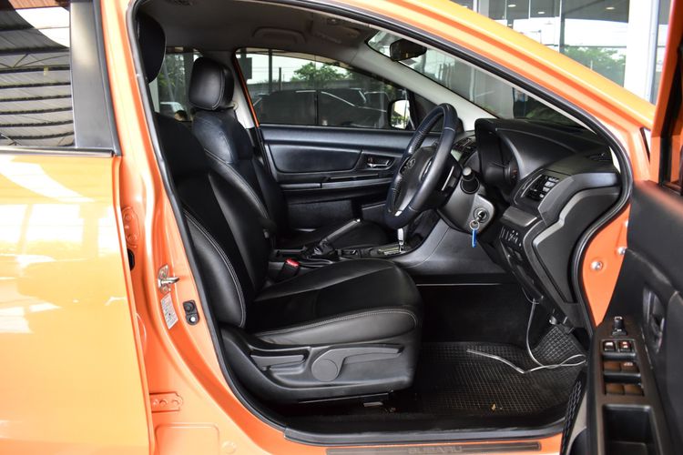 Subaru XV 2014 2.0 XV 4WD Utility-car เบนซิน ไม่ติดแก๊ส เกียร์อัตโนมัติ ส้ม รูปที่ 3