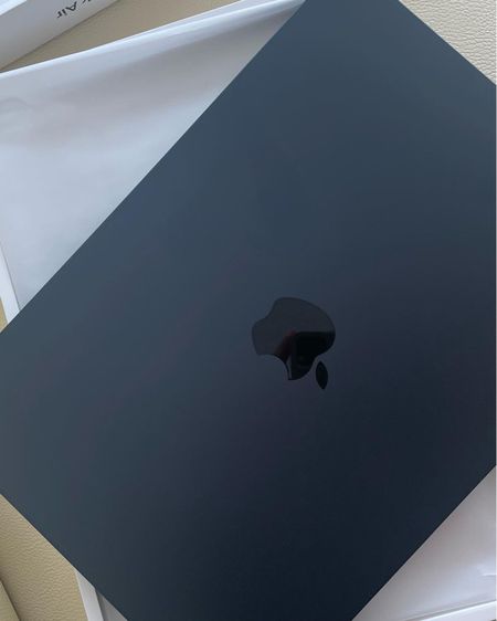 MacBook Air M2 chip การใช้งาน  แบต100 เปอร์ อุปกรณ์ครบ นัดรับ นนทบุรี รูปที่ 3