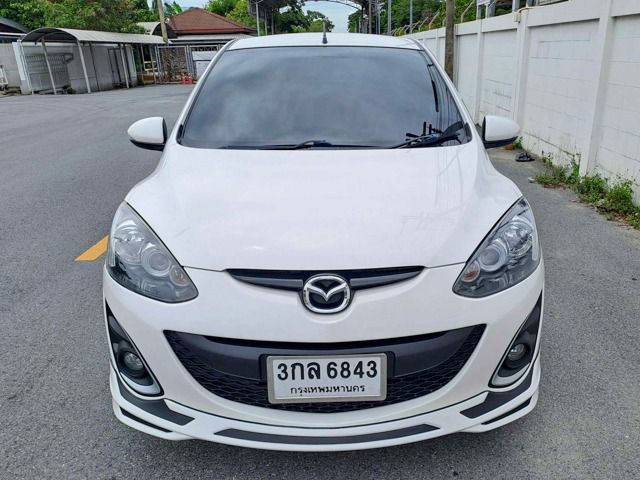 Mazda Mazda 2 2014 1.5 Spirit Sedan เบนซิน ไม่ติดแก๊ส เกียร์อัตโนมัติ ขาว รูปที่ 2