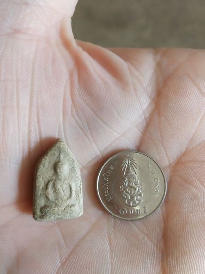 พระเนื้อว่านผสมผงพิมพ์เล็ก(พระพิมพ์พระพุทธนั่งปางสมาธิ(ทรงห้าเหลี่ยม)(110402)(ไม่ทราบพระเกจิที่สร้าง))พระบ้านพระเครื่องรางของมงคล รูปที่ 4