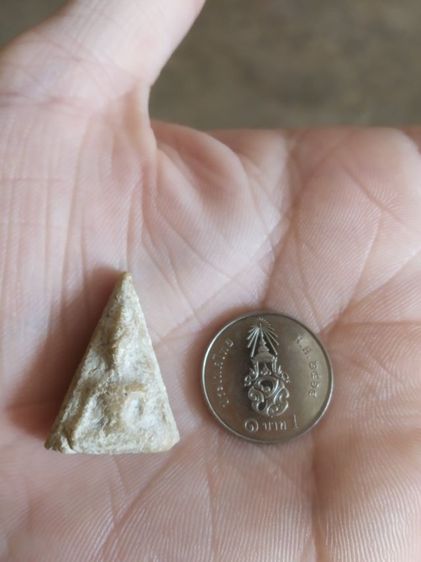 พระเนื้อผงน้ำมันพิมพ์เล็ก(พระพิมพ์พระนางพญาหลังเรียบ(ไม่ค่อยสวย)(110403)(ไม่ทราบพระเกจิที่สร้าง))พระบ้านพระเครื่องรางของมงคล รูปที่ 5