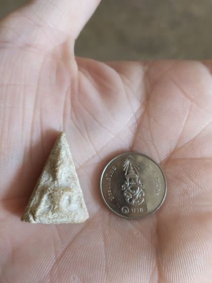 พระเนื้อผงน้ำมันพิมพ์เล็ก(พระพิมพ์พระนางพญาหลังเรียบ(ไม่ค่อยสวย)(110403)(ไม่ทราบพระเกจิที่สร้าง))พระบ้านพระเครื่องรางของมงคล รูปที่ 4