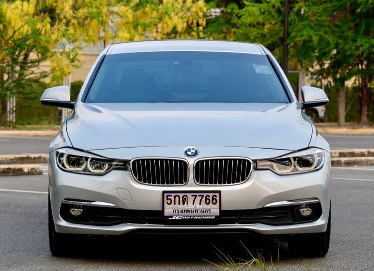 BMW Series 3 2017 320d Sedan ดีเซล ไม่ติดแก๊ส เกียร์อัตโนมัติ บรอนซ์เงิน รูปที่ 2