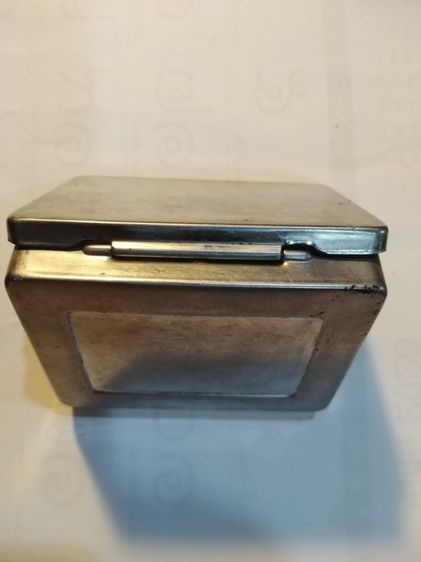 กล่องเหล็ก​วิ​นเท​จ​ใส่บุหรี่​มวนยาเส้นสมัย​ก่อน รูปที่ 3